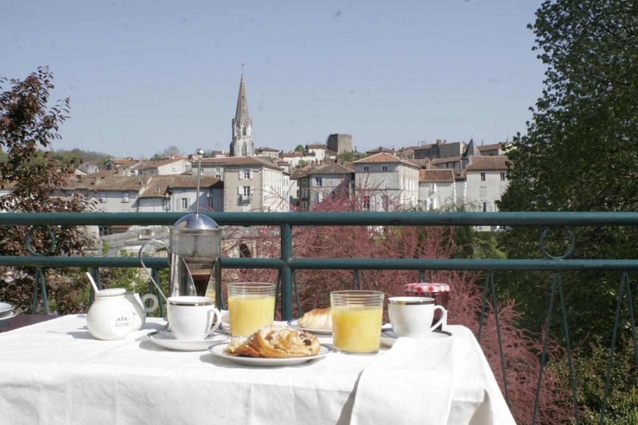 Pont Vieux Chambres D'Hotes Confolens Bagian luar foto