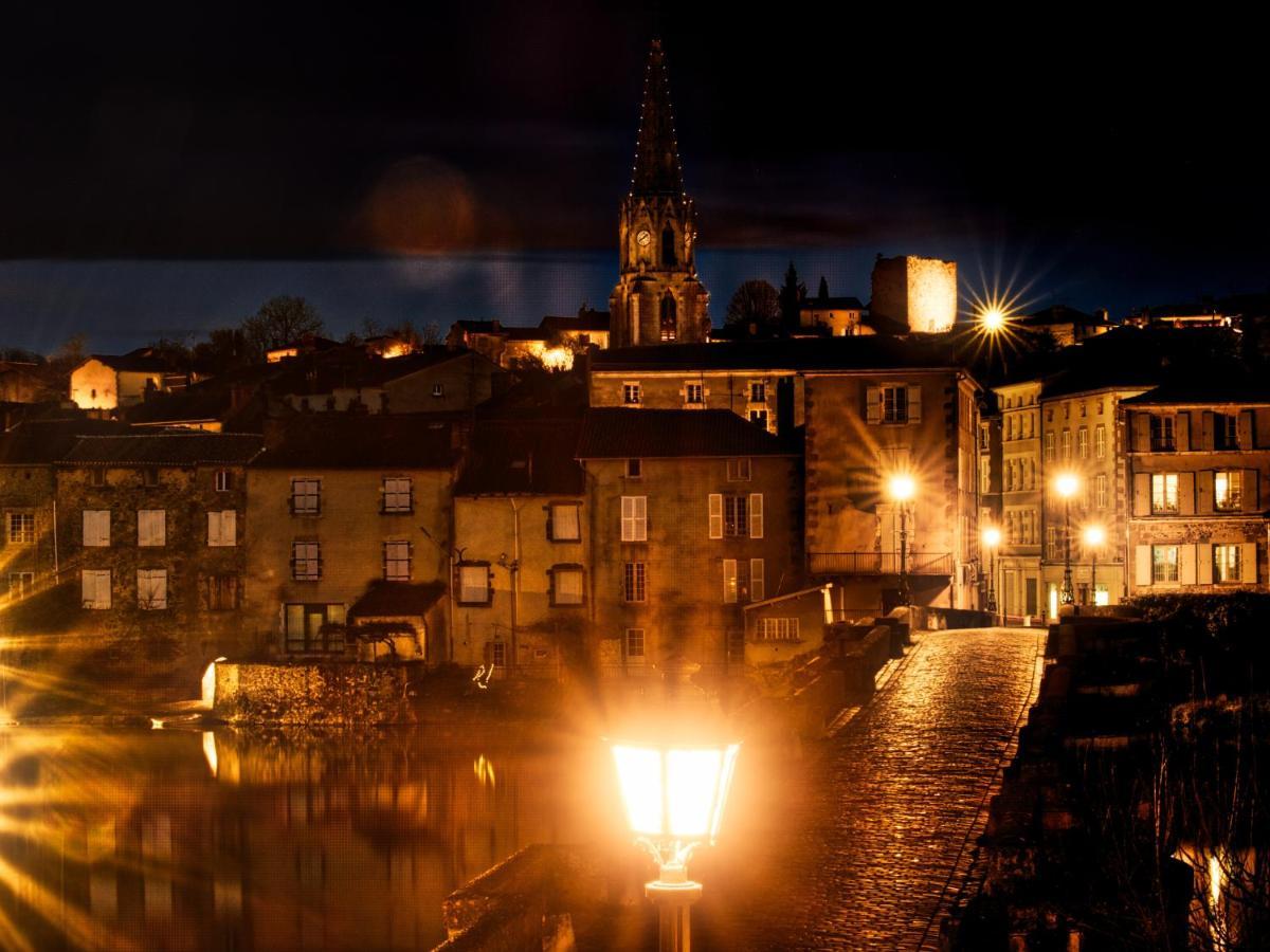 Pont Vieux Chambres D'Hotes Confolens Bagian luar foto