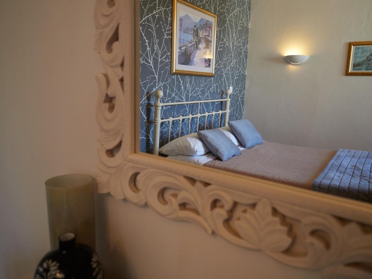 Pont Vieux Chambres D'Hotes Confolens Bagian luar foto