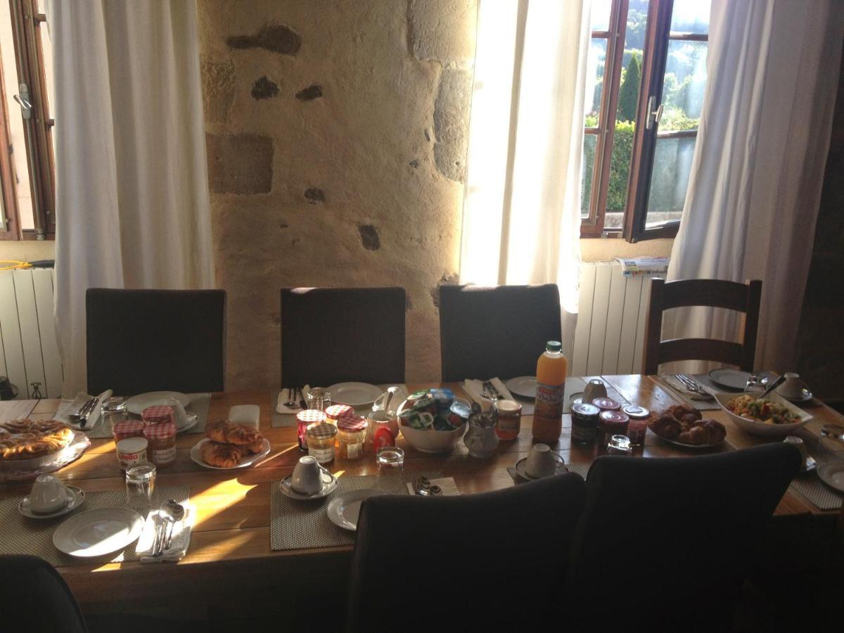 Pont Vieux Chambres D'Hotes Confolens Bagian luar foto